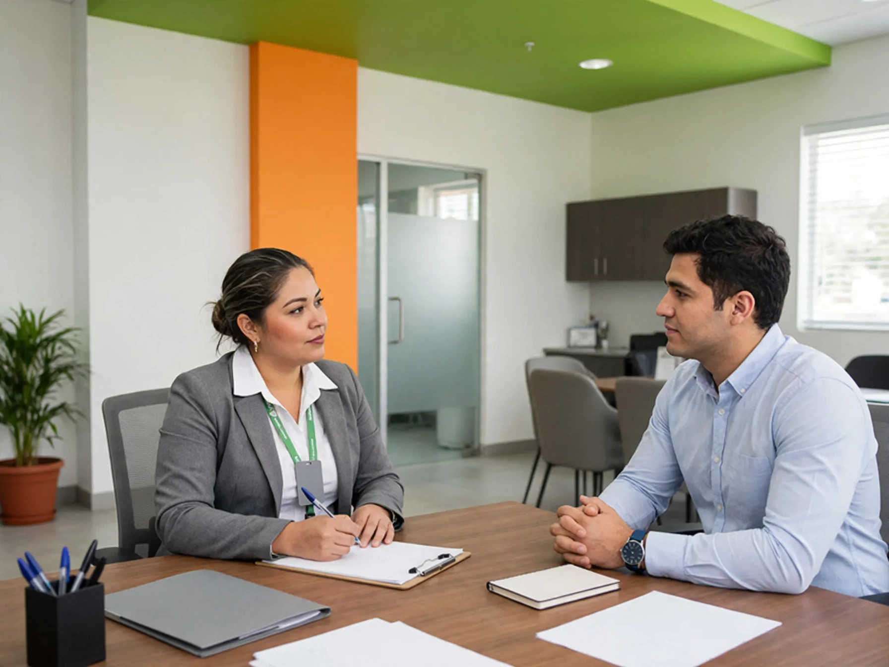 Psicóloga trabajando en reclutamiento de Salud Digna